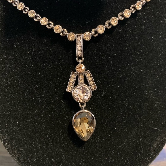 COPY - Remarkable Givenchy Jewels - Picture 3 of 15